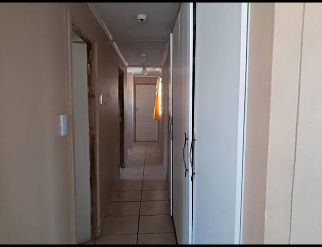2 BEDROOM HOUSE FOR SALE IN DIAZVILLE